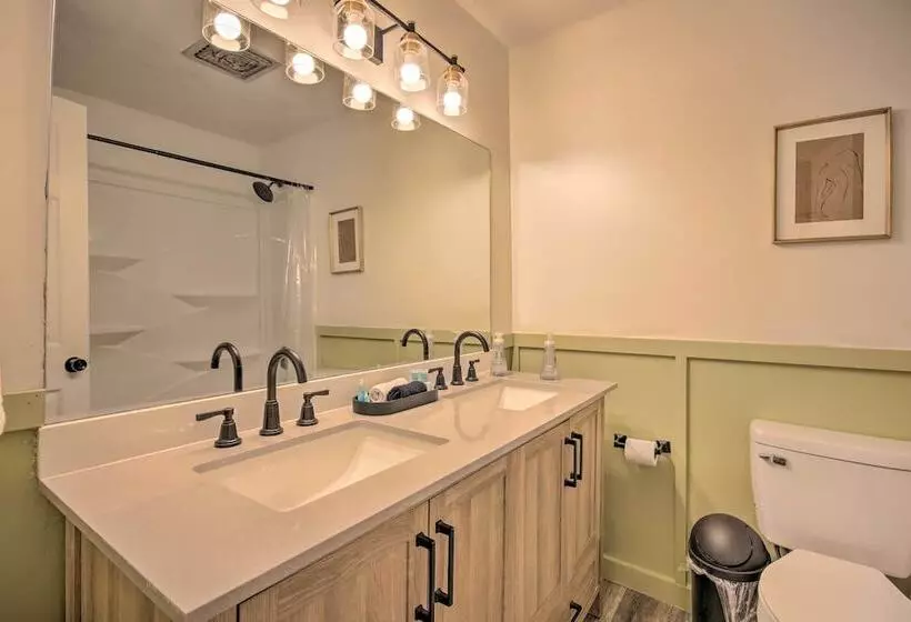 Beaver Lake Home ~ 8 Mi To Downtown Rogers!