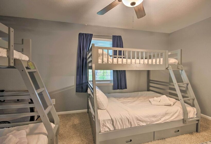 Beaver Lake Home ~ 8 Mi To Downtown Rogers!