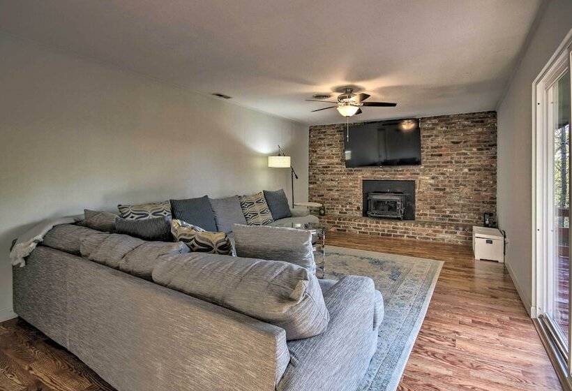 Beaver Lake Home ~ 8 Mi To Downtown Rogers!