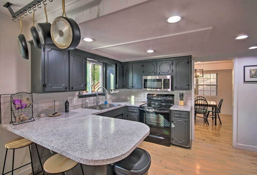 Beaver Lake Home ~ 8 Mi To Downtown Rogers!