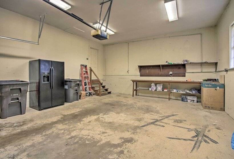 Beaver Lake Home ~ 8 Mi To Downtown Rogers!