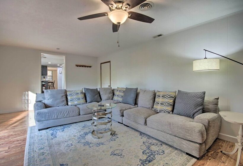 Beaver Lake Home ~ 8 Mi To Downtown Rogers!