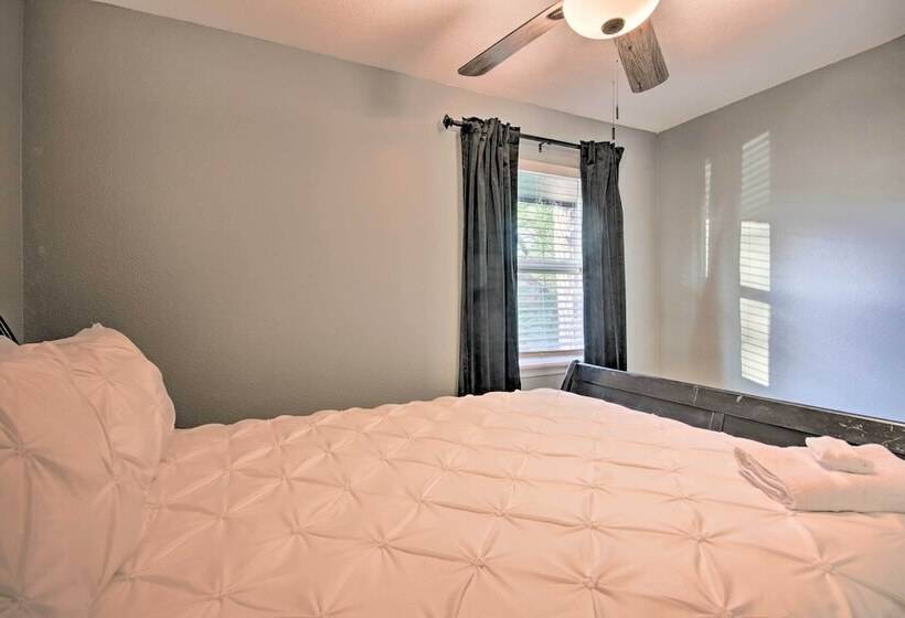 Beaver Lake Home ~ 8 Mi To Downtown Rogers!