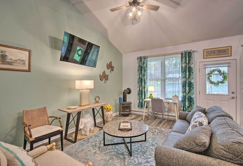 Blue Heron Brodheadsville Cottage: Hike & Ski!