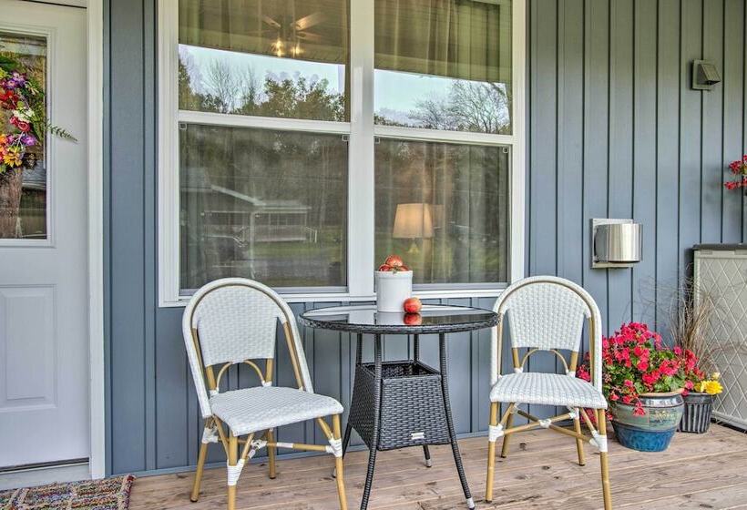 Blue Heron Brodheadsville Cottage: Hike & Ski!