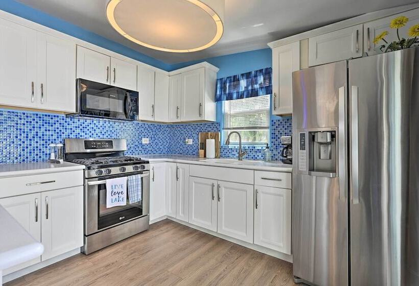 Breathtaking Castle Rock Lake Home: Waterfront Lot