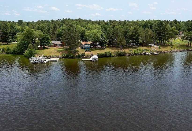 Breathtaking Castle Rock Lake Home: Waterfront Lot