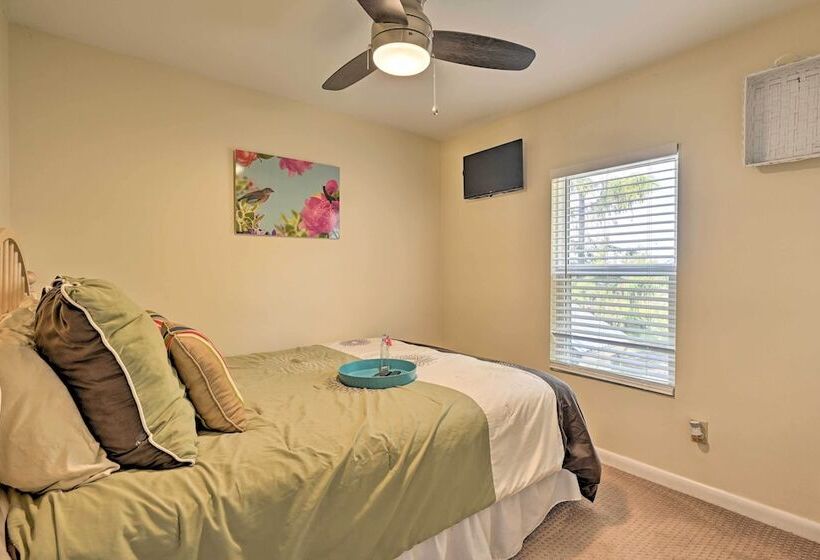 Breathtaking Castle Rock Lake Home: Waterfront Lot