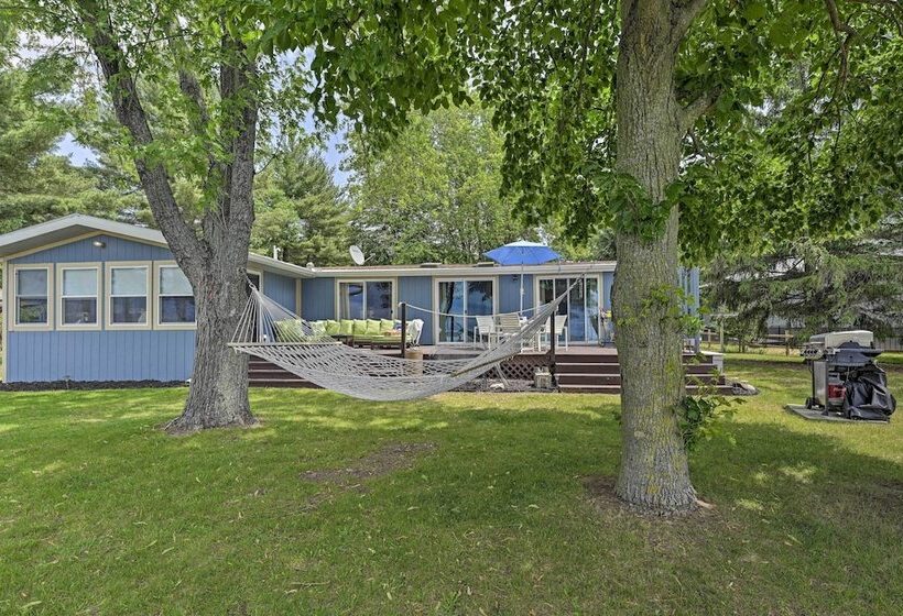 Breathtaking Castle Rock Lake Home: Waterfront Lot