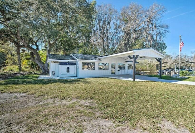 Bright & Spacious Tavares Home W/ Boat Dock!