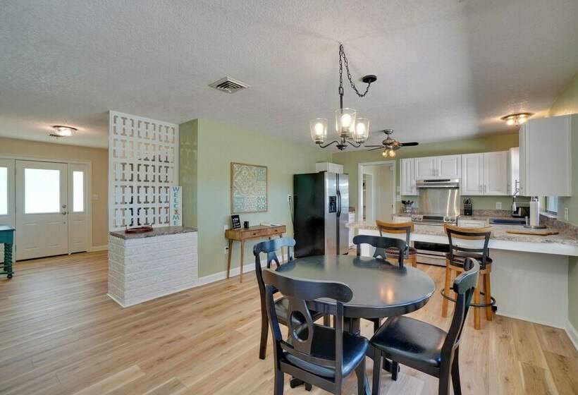 Bright & Spacious Tavares Home W/ Boat Dock!