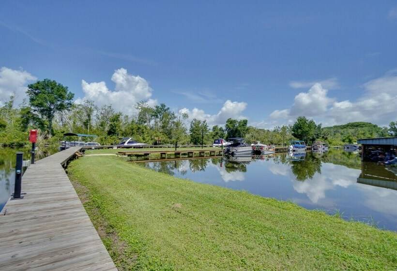 Bright & Spacious Tavares Home W/ Boat Dock!