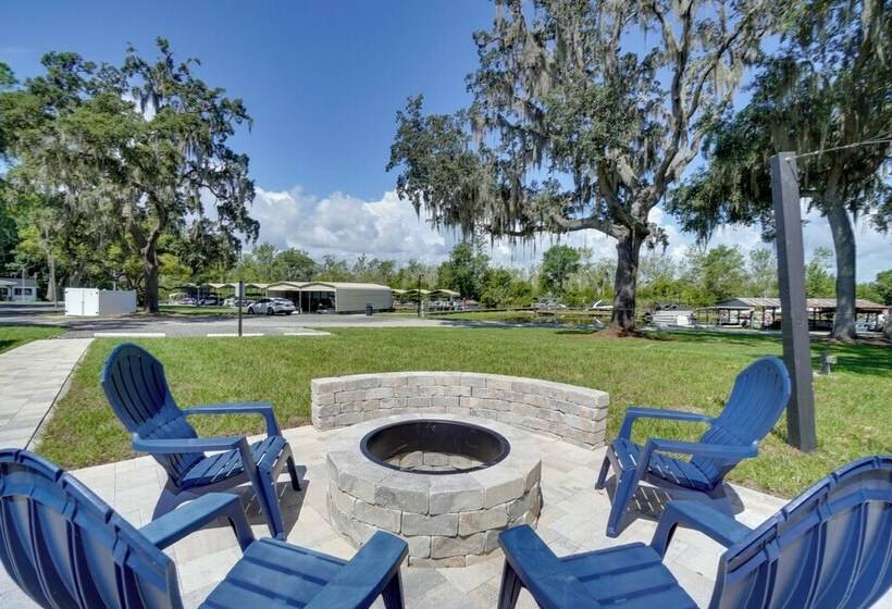 Bright & Spacious Tavares Home W/ Boat Dock!