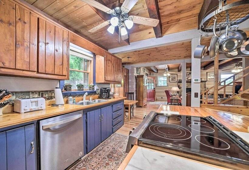 Bryson City Cabin W/ Hot Tub ~ 10 Mi To Dtwn!