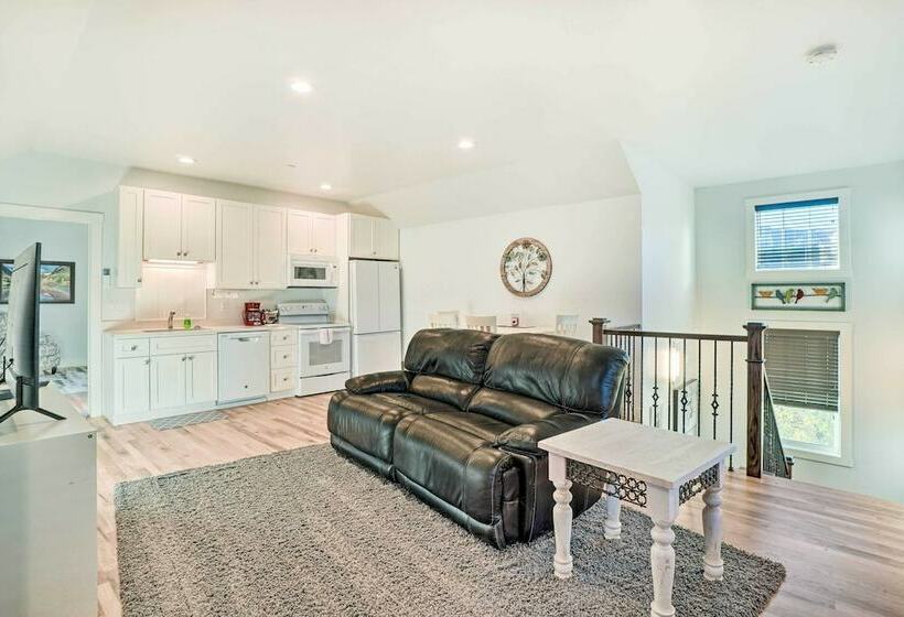 2 Mi To Town: Castle Rock Retreat W/ Fireplace!