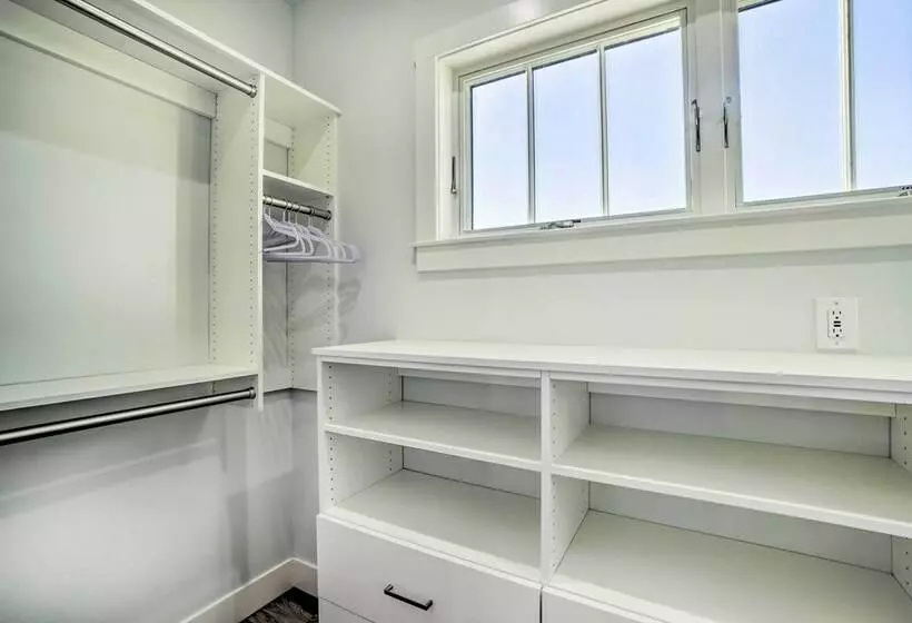 2 Mi To Town: Castle Rock Retreat W/ Fireplace!