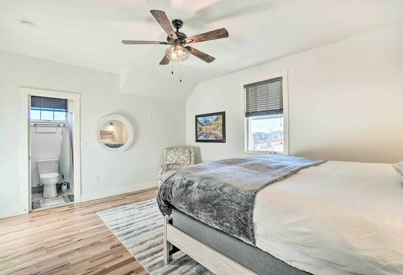 2 Mi To Town: Castle Rock Retreat W/ Fireplace!