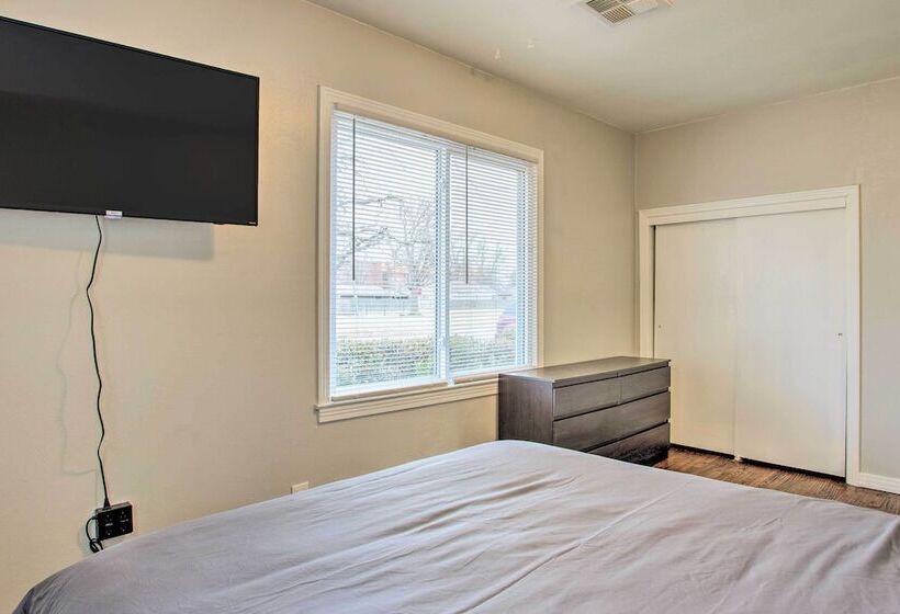 Cozy Bethany Vacation Home Pets Welcome!