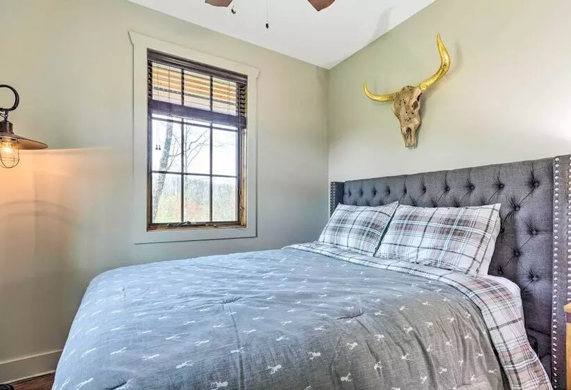 Putt Putt, Pickleball + Trails: Glenville Getaway