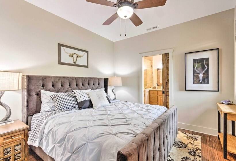 Putt Putt, Pickleball + Trails: Glenville Getaway