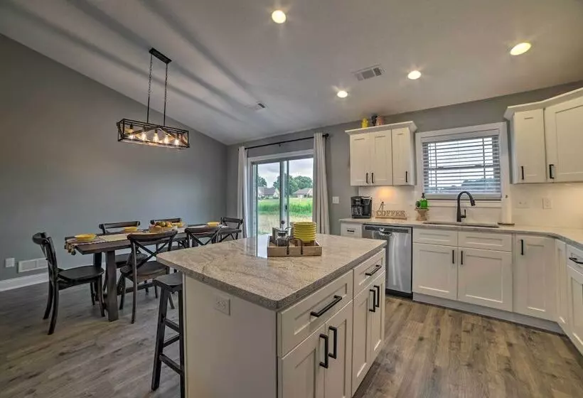 Cozy Murray Retreat Near Msu & Local Eateries