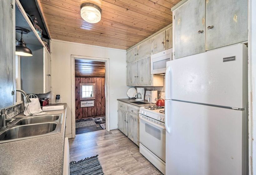 Family Home   Walk To Town & Balsam Lake!