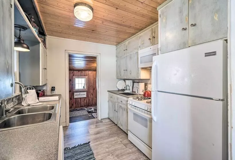 Family Home   Walk To Town & Balsam Lake!