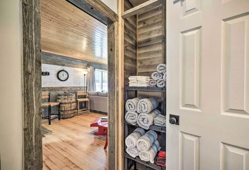 Family Home   Walk To Town & Balsam Lake!