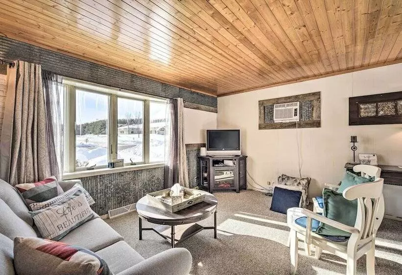 Family Home   Walk To Town & Balsam Lake!