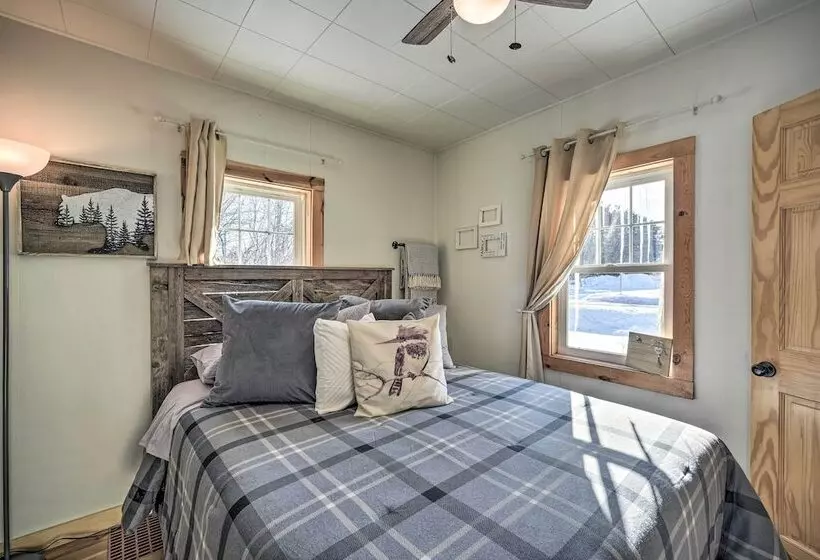 Family Home   Walk To Town & Balsam Lake!