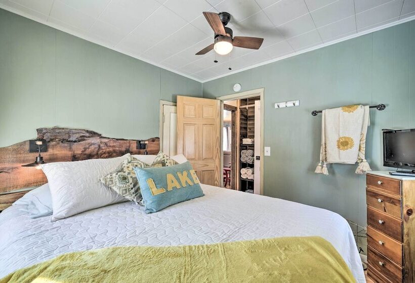 Family Home   Walk To Town & Balsam Lake!