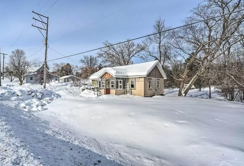 Family Home   Walk To Town & Balsam Lake!
