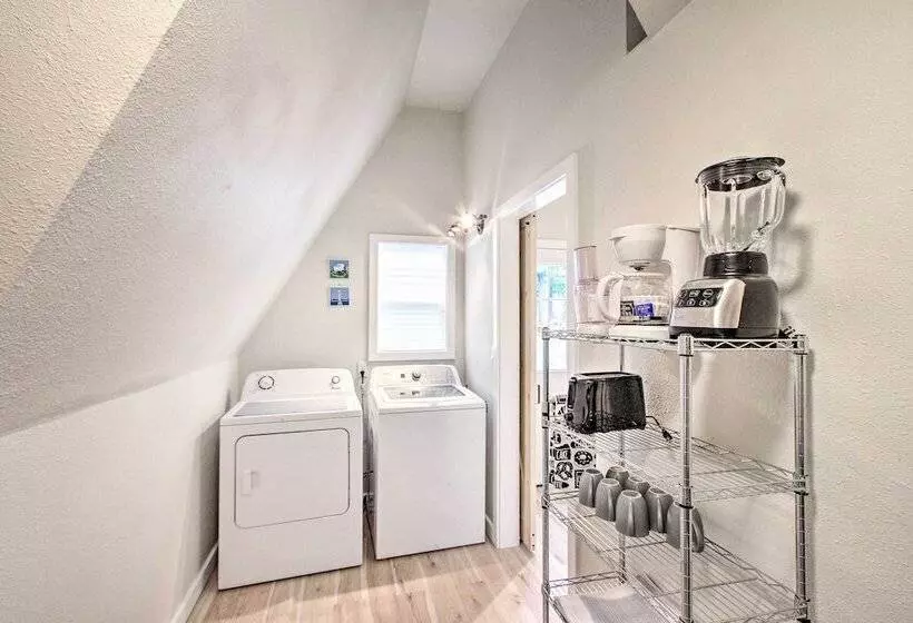 Geodesic Dome House W/ Scenic Views + Hot Tub