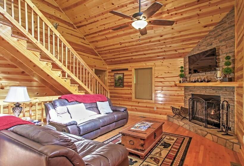 Smoky Mountain Cabin W/ Hot Tub & Outdoor Kitchen