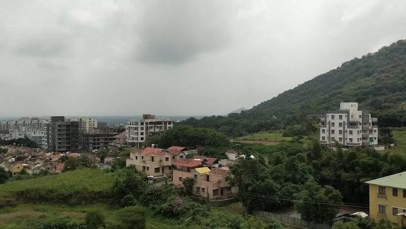 ホテル Sumanchandra Suites