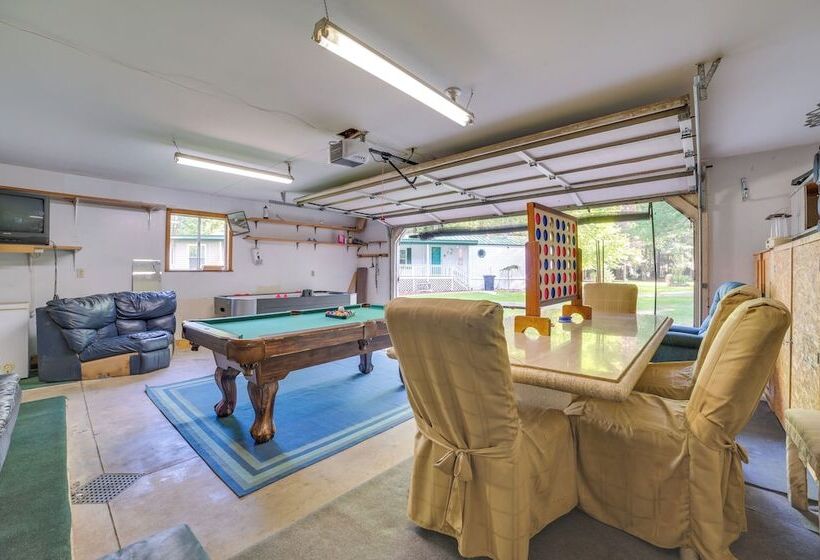 Houghton Lake Area Home W/ Fire Pit & Yard!