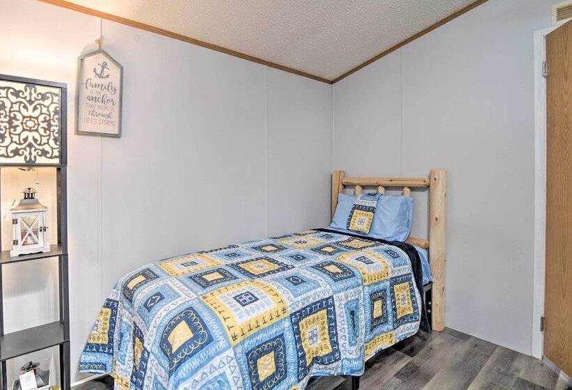 Houghton Lake Area Home W/ Fire Pit & Yard!