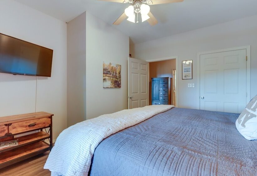 Beaver Lake Home W/ Game Room, Boat Slip & Views!