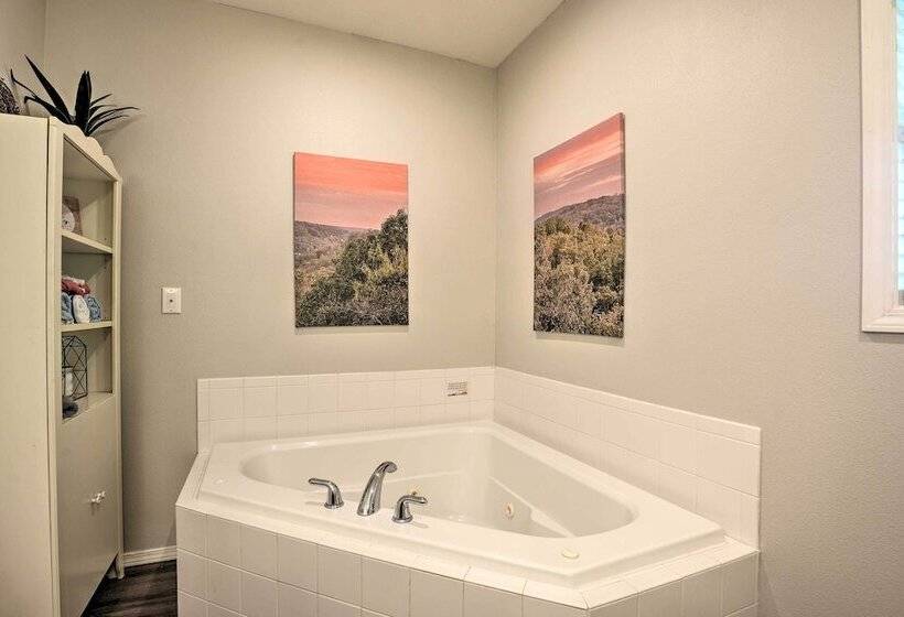 Beaver Lake Home W/ Game Room, Boat Slip & Views!