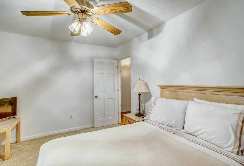 House W/ Yard + River Views Near Myrtle Beach