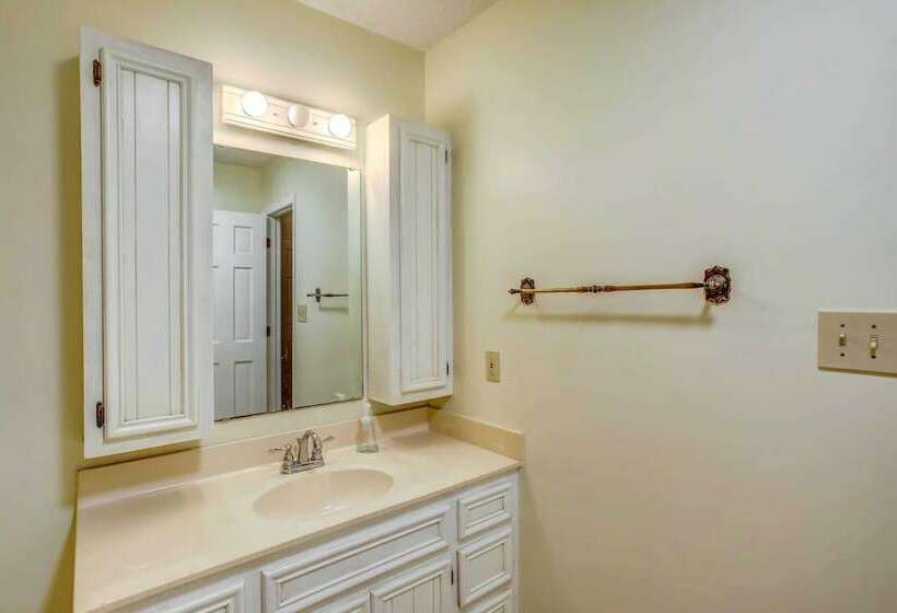 House W/ Yard + River Views Near Myrtle Beach