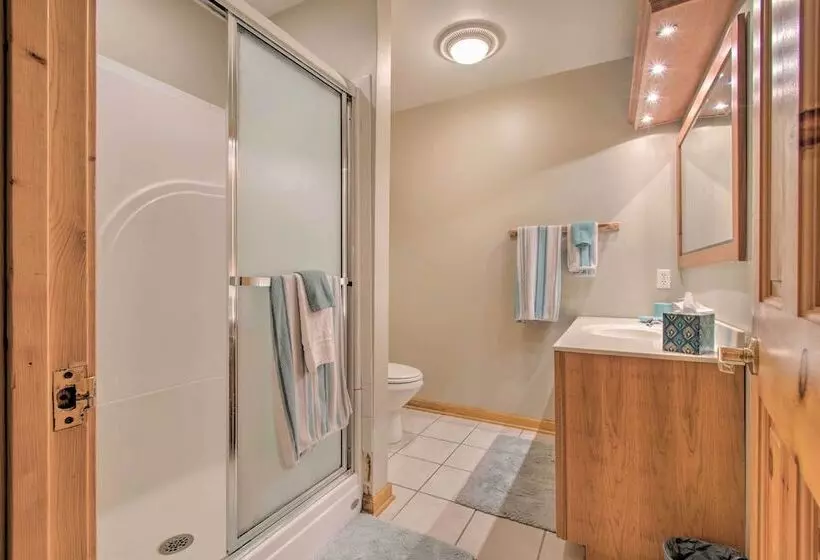 Idyllic Mt Sterling Retreat W/ Private Lake!