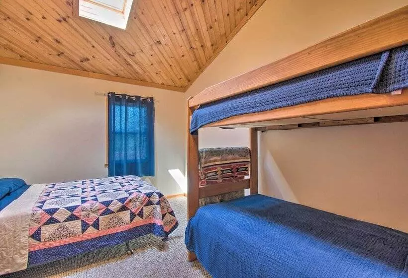 Idyllic Mt Sterling Retreat W/ Private Lake!