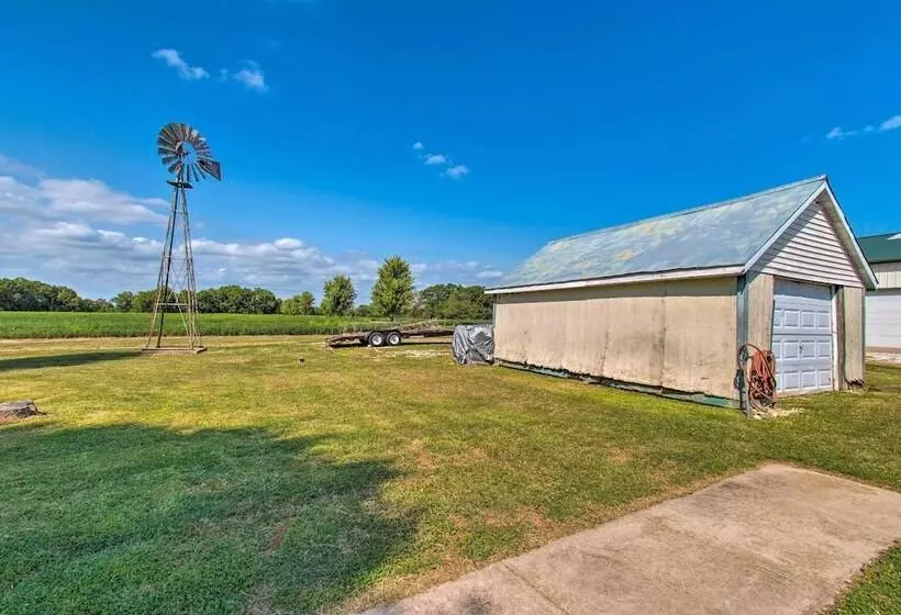 Idyllic Mt Sterling Retreat W/ Private Lake!