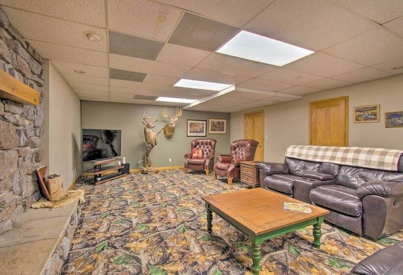 Idyllic Mt Sterling Retreat W/ Private Lake!