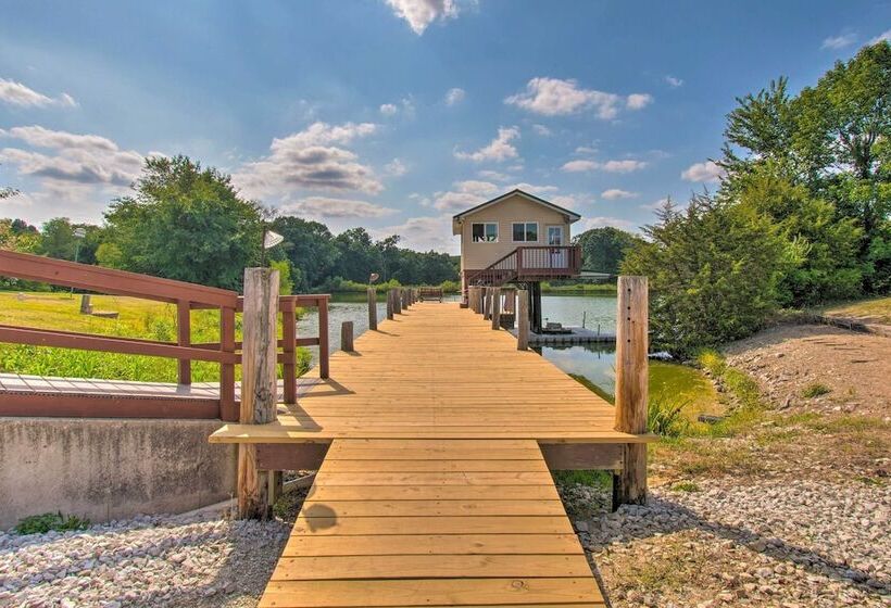Idyllic Mt Sterling Retreat W/ Private Lake!