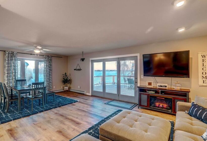 Lakefront Fairbanks Home W/ Private Beach!