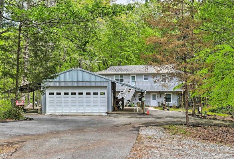 Lakeside Haven W/ Private Dock: Fish & Swim!