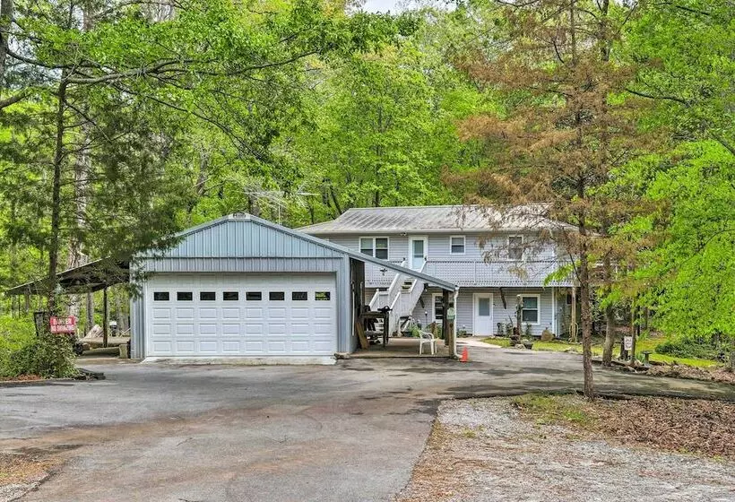 Lakeside Haven W/ Private Dock: Fish & Swim!