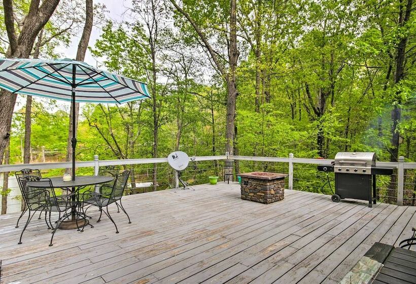 Lakeside Haven W/ Private Dock: Fish & Swim!